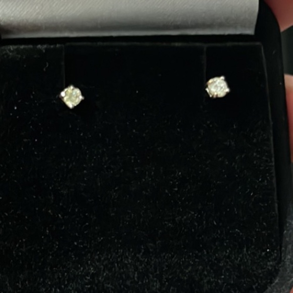 COPY - Diamond Stud earrings never worn.